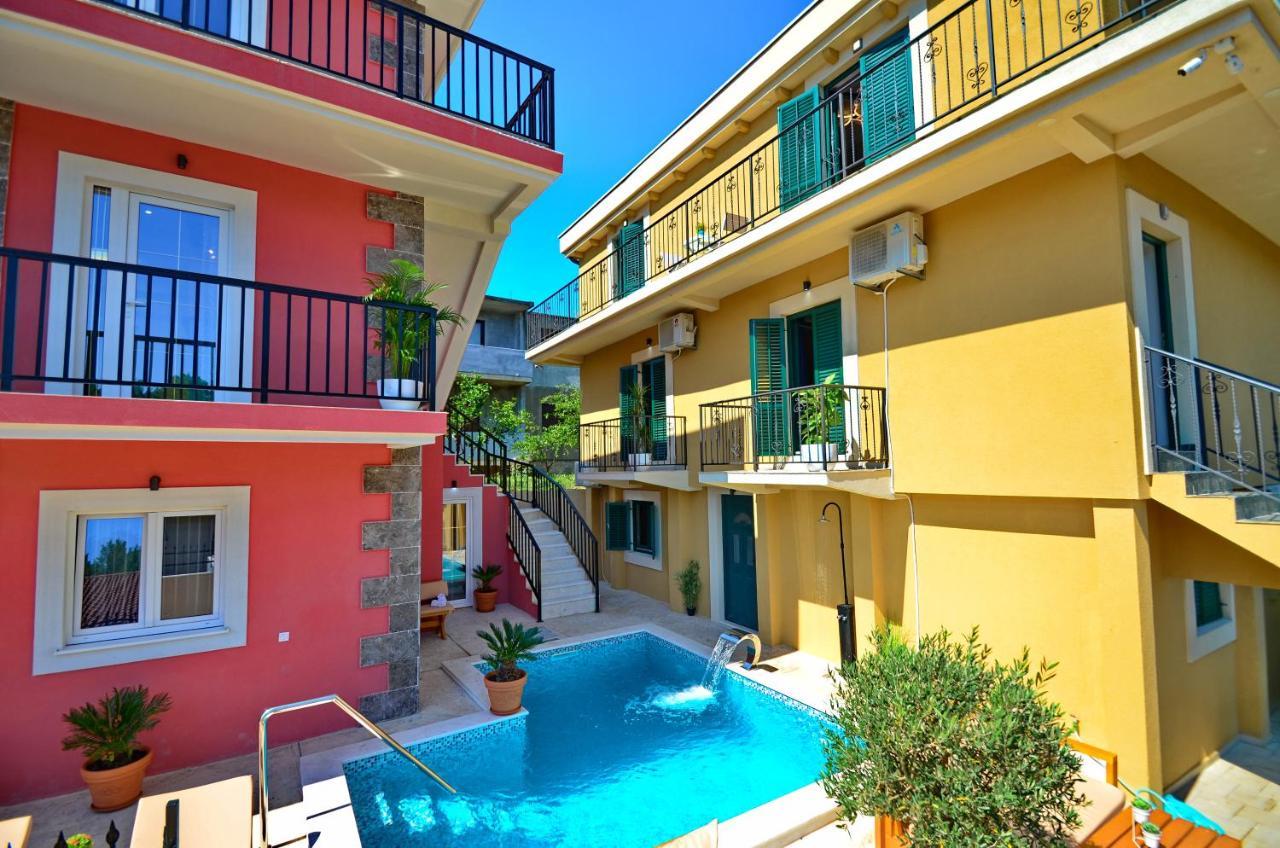 Apartments Lux S Τίβατ Εξωτερικό φωτογραφία