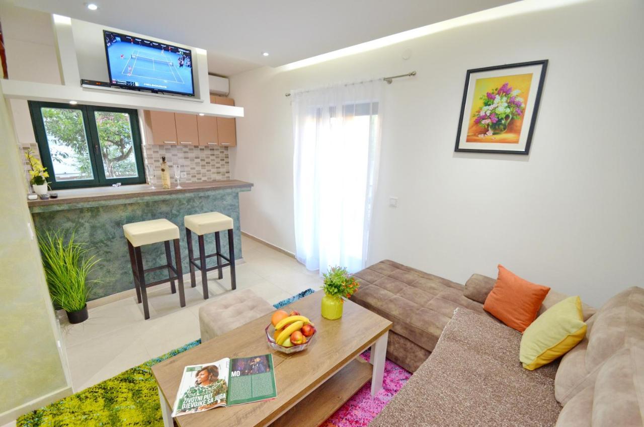 Apartments Lux S Τίβατ Εξωτερικό φωτογραφία