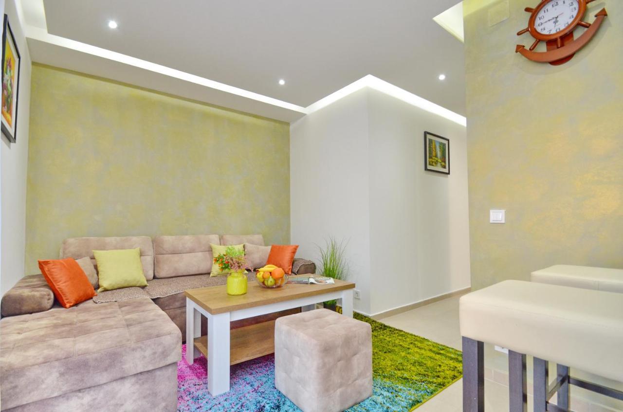 Apartments Lux S Τίβατ Εξωτερικό φωτογραφία