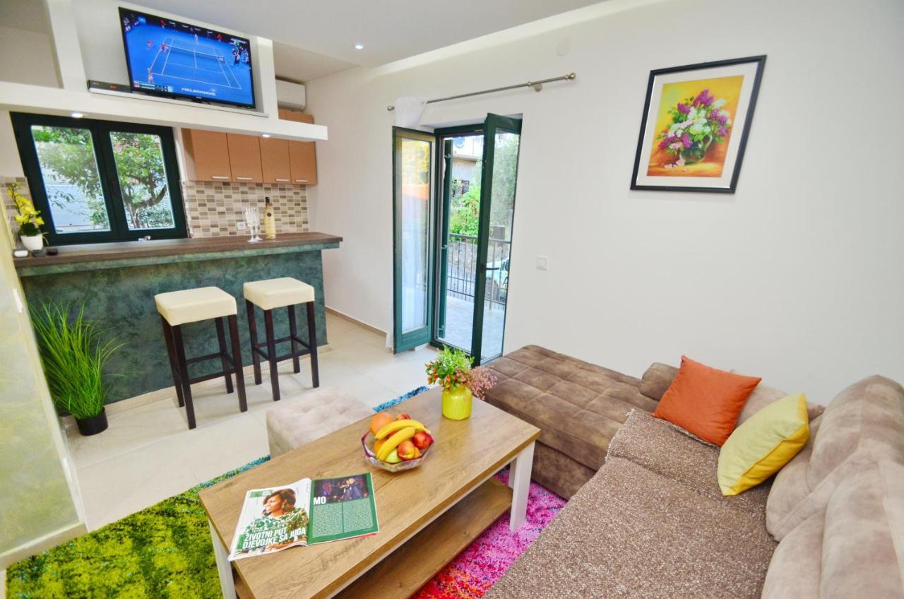 Apartments Lux S Τίβατ Εξωτερικό φωτογραφία