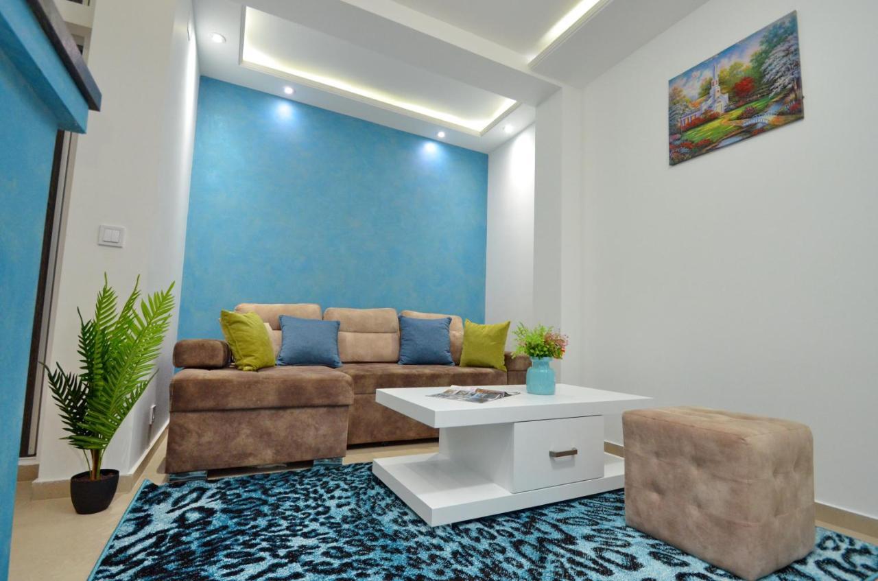 Apartments Lux S Τίβατ Εξωτερικό φωτογραφία