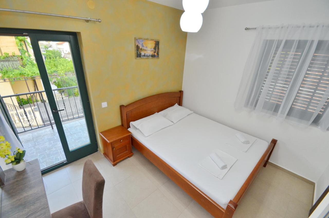 Apartments Lux S Τίβατ Εξωτερικό φωτογραφία