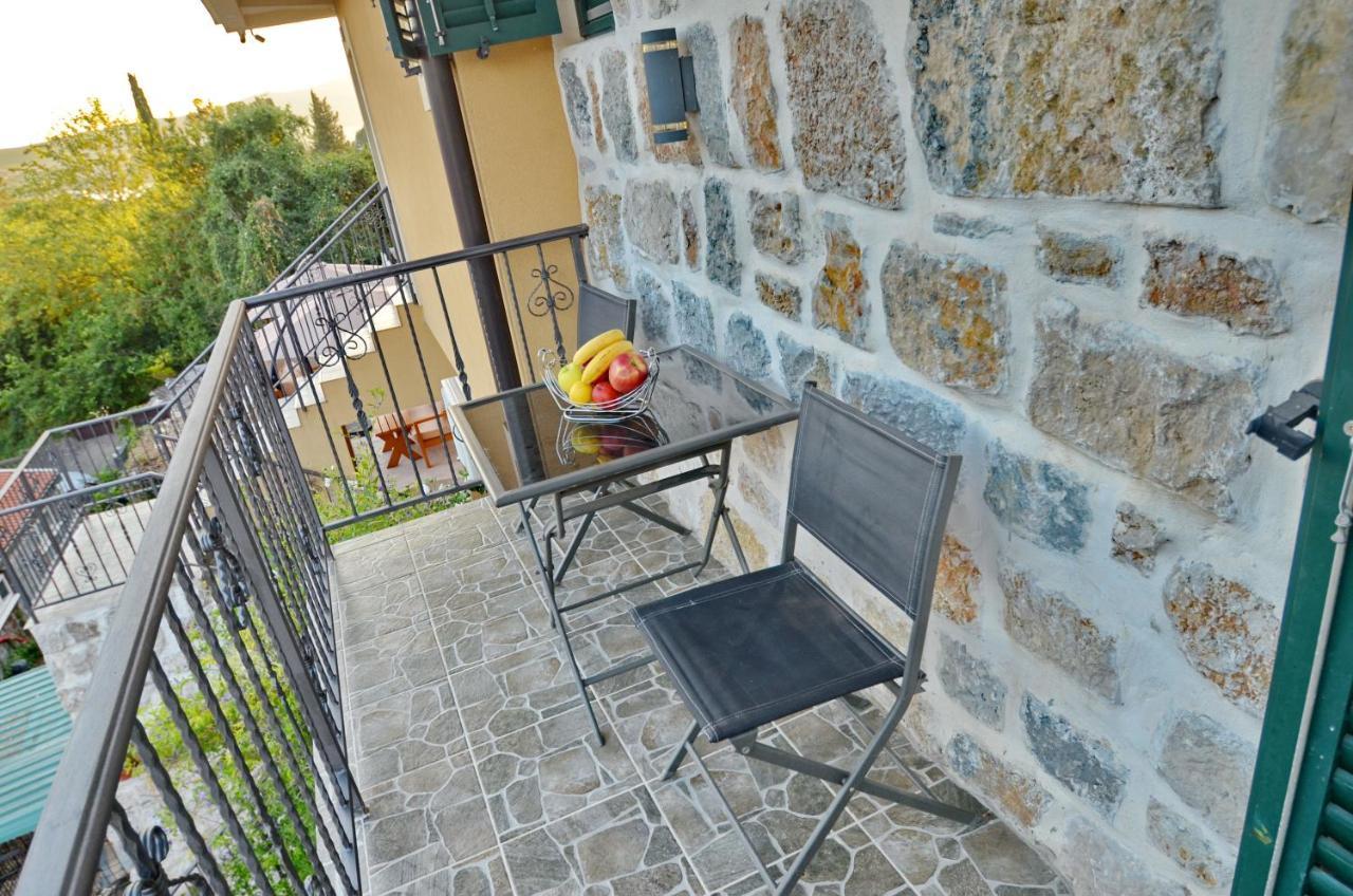 Apartments Lux S Τίβατ Εξωτερικό φωτογραφία
