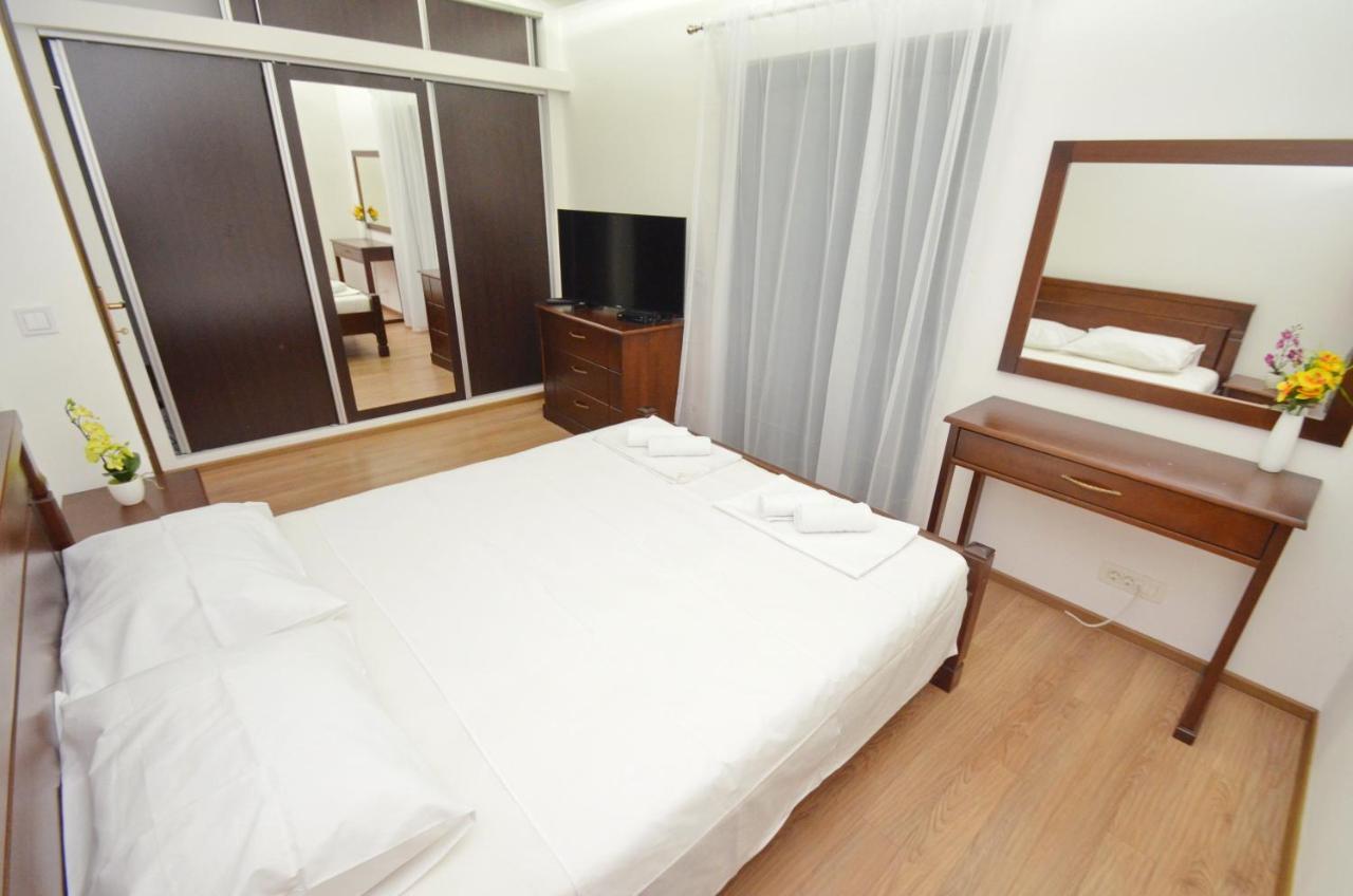 Apartments Lux S Τίβατ Εξωτερικό φωτογραφία