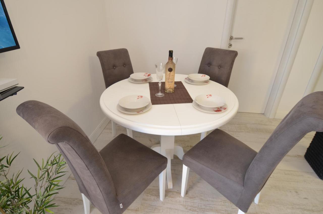 Apartments Lux S Τίβατ Εξωτερικό φωτογραφία