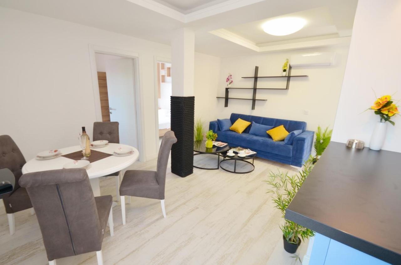 Apartments Lux S Τίβατ Εξωτερικό φωτογραφία