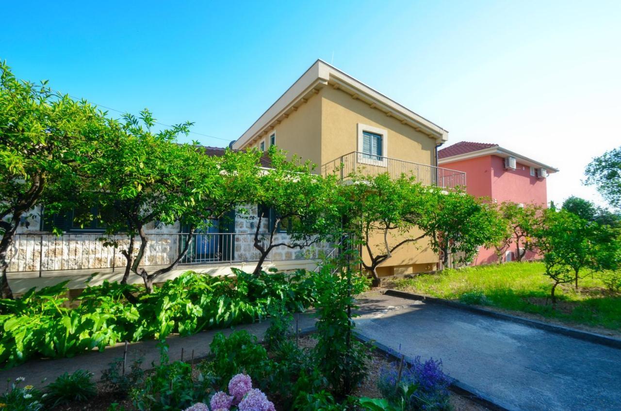Apartments Lux S Τίβατ Εξωτερικό φωτογραφία