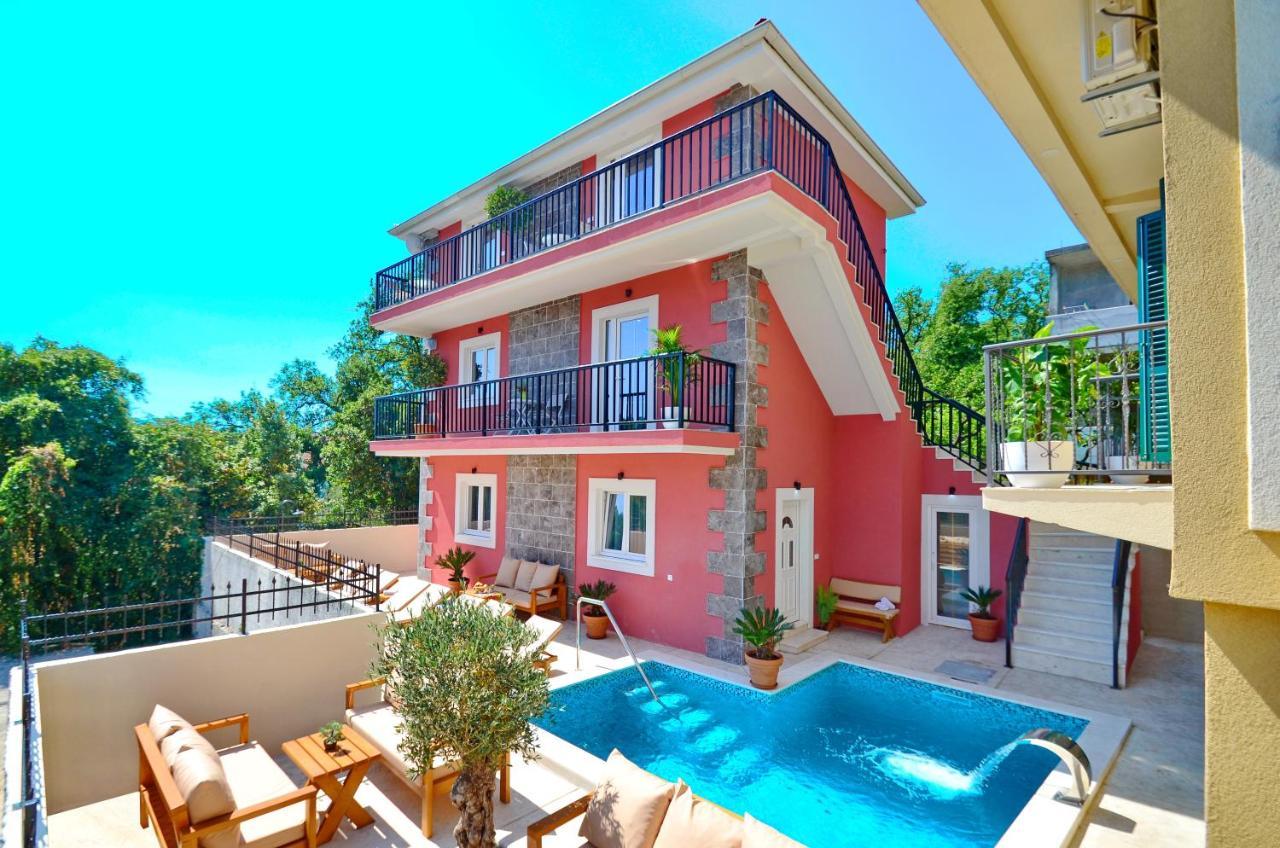 Apartments Lux S Τίβατ Εξωτερικό φωτογραφία