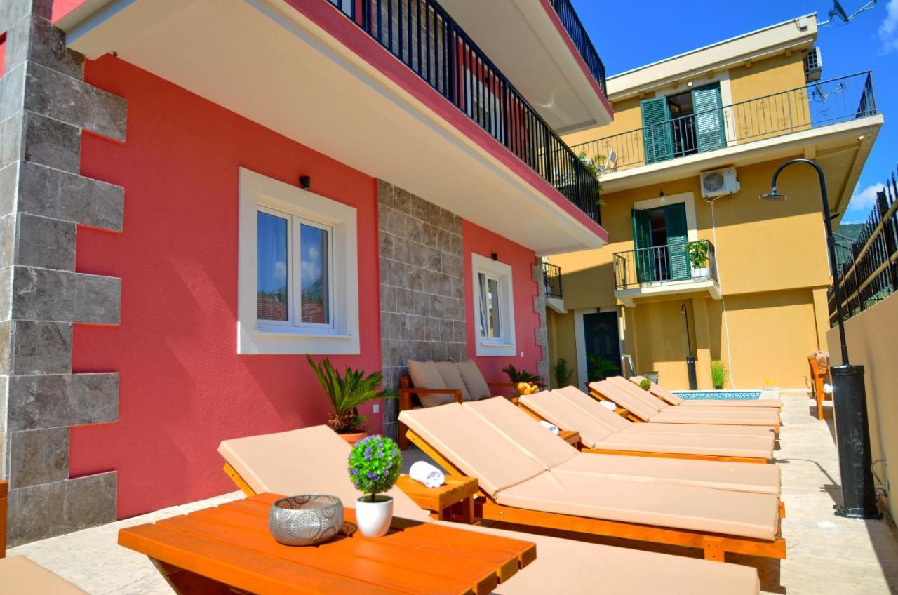 Apartments Lux S Τίβατ Εξωτερικό φωτογραφία