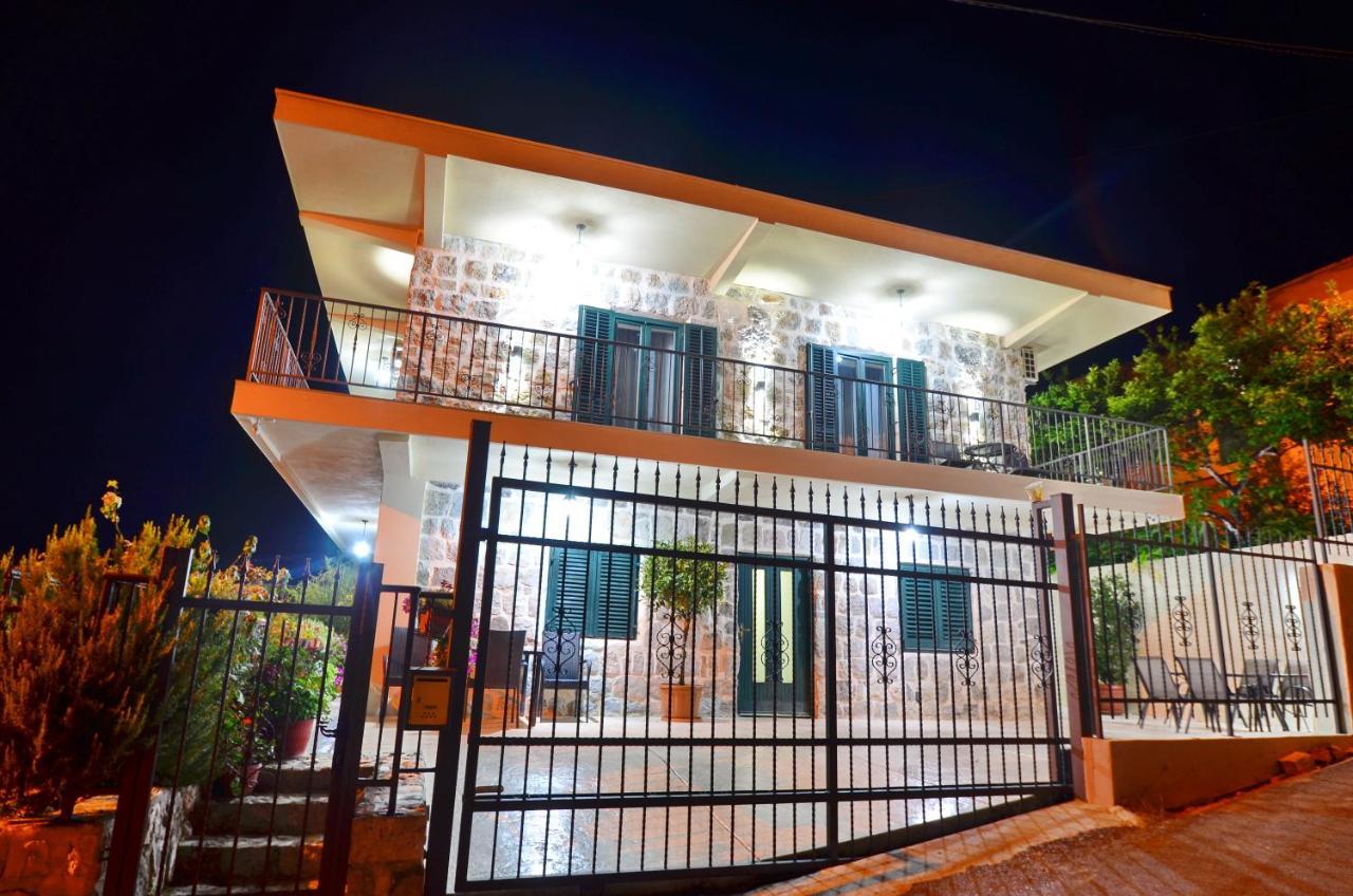 Apartments Lux S Τίβατ Εξωτερικό φωτογραφία